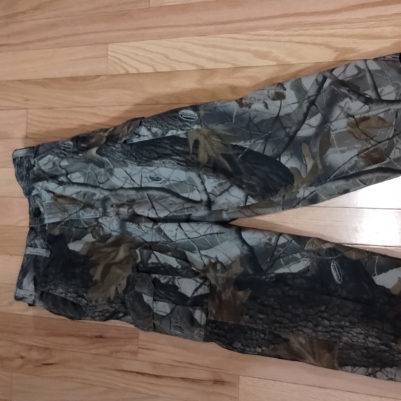 Boy's Camouflage Cargo Pants - Picture 5 of 7